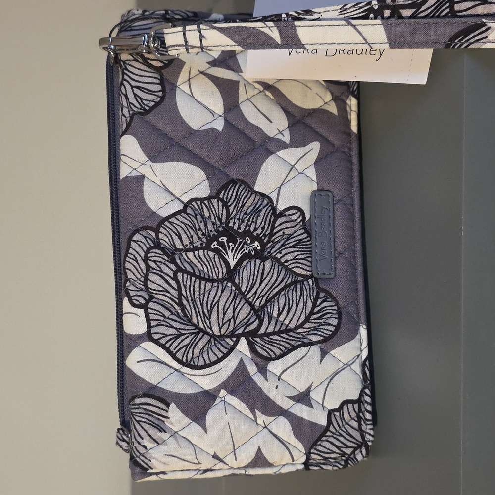 VERA BRADLEY NWT Moon Shadow Meadow Wristlet